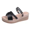 Tofflor tjocksolad 2023 Summer Wedge Heel Two-Wear Mid-Heel Roman Sandals Women's höjda strandskor