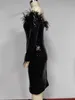 Robes décontractées 2023 Plume Courte Sexy Hors Épaule Noir Enveloppé Poitrine Jupe Moulante Mode Commute Taille Haute Robe Pour Femmes