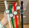 Montres-bracelets de marque complète pour femmes et filles, cadran floral en diamant, bracelet en cuir, Quartz de luxe avec Logo CC horloge CHA 87