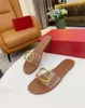 Luxury Women's Casual Sandals High Quality Leather Beach Slippers Ladies Classics Rivet Shoes Female Flip Flops Sandal V64548