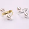 Elegant White Pearl Spring Servett Ring Hotel Wedding Decor Metal Servetter Buckle Festival Party Banquet Table Decoration Anillo de Servilleta de Primavera de Perlas