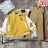 Brand Kids Tracksuit Designer Baby Baseball Suit Size 100-150 Długie rękawowe zamek błyskawiczny i Khaki Casual Pants Dec10