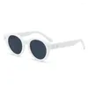 Occhiali da sole oval women designer designer rivetti sfumature Uv400 gradiente di moda Trending per occhiali personalizzati da sole.