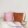 Partihandel Top Original Celins's Tote Bags Online Shop Factory Outlet Tote till salu Triumphal Arch Bucket Bag Womens Crossbody Pink 2023 Ny med riktig logotyp