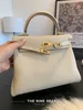 Lyxdesigner Totes Bag Cellkyer 25 cm Milk Shake White Women's Bag Cowhide Leather Material Touch Gold Button Bag