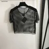 Camiseta feminina luxuosa, roupas de marca para o verão, tops da moda, logotipo triangular, camisa vazada para meninas, 20 de dezembro fw