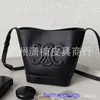 Оптовая топ -топ оригинальный Celins's Tote Bags Online Shop Arc De Triomphe Bucket Bag Сумка Новая кожаная женская цветочный цветок.