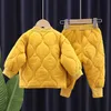 Childrens Winter Jacket Top i dolne ubrania Ustaw solidny kolor do bojkotowych spodni Dwuczęściowe chłopiec dziewczyny w dół 231220