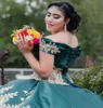 Quinceanera klänningar guld spetsar applikationer till söt 15 klänningar ruffles organza tonåring bithday parti prom wear smaragd grön mexikansk