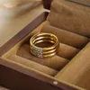Ladies Diamond Ring utsökta och kreativa geometriska ring rostfritt stålring pläterade med 18k guldsmodesmycken gåva