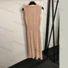 レディースドレスホローデザイナージャクアードレターニットスカートファッションタンクトップドレス