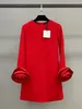 Vestido feminino europeu marca de moda decoração de flores vermelhas manga comprida mini vestido