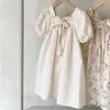 Meisjesjurken Ins Babymeisjes Jurken met pofmouwen Zomer Strik Bloemen Prinses Vintage jurk Vakantie Feest 1-6T Kleding voor jonge meisjes