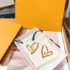 Elegant Lady Heart shaped earrings Top designer jewelry earrings big size Ear studs Hoop gold earring for beautiful Girl