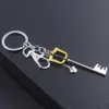 Bag delar Tillbehör Game Kingdom Hearts Sora Key Keychain Keyblade Weapon Model borttagbar metall Keyring Men bil Kvinnor smycken 231219