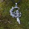 Chaînes Magic Gothic Mystical Crescent Moon Witch Branch Woman Collier - Pièce fabriquée à la main mettant en valeur le mystère et l'élégance