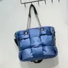 Sacos de noite vários inverno moda balde tote bolsas de algodão pena para baixo quadrado mensageiro multibolsos espaço almofada sacos 231219