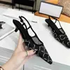 Designer Slingback Sandaler Luxury äkta läder Midklackade tofflor Fashion Lady Crystals glittrande tryckskor Square Toe Ankle Strap Fashion Party Shoes