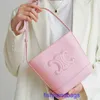 Toptan Üst Orijinal Celins'in Tote Çantaları Online Mağaza Fabrika Outlet Tote Satılık Zafer Kemeri Kemeri Çantası Kadınlar Crossbody Pink 2023 Gerçek Logo ile Yeni