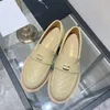 Geklede schoenen Designer Loafers Herfst lederen ringer Meerdere stijlen Kleine leren schoenen Hoge kwaliteit Dames Oxford Enkele voet Metalen gesp Enkele balletschoenen 02