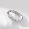 Bangle Fashion Trend Unique Design Elegant Exquisite Twist Simple Armband Women Jewelry Wedding Party Premium Gift grossist