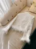 2024 Spring Ivory Solid Color Beaded Feather Tweed Jacket Lång ärmstativ Stativ Colle Paljetter Single-Breasted Jackets Coat Short Outwear A3D181511