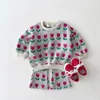 Zestawy odzieży Zima maluch Baby Girl Ubrania 2PCS dzianin Sweter Topsflared Pants Dzieci Piękny wzór stroje dla dziewcząt garnitur 231219
