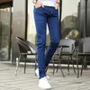 Herr jeans grossist 2020 mode vår sommar casual svart vit gata slitage twill byxor män pontallon homme mager blyertsbyxor l231220