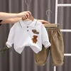 Kledingsets Herfst Baby Jongenskledingsets Kinderen Cartoon Beer Trui Tops Broek 2 Stuks Pak voor Jongens Kinderen Katoenen Kleding Babyoutfits 231219