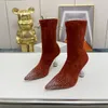 Sapatos de grife famosos Botas de estilete com diamantes quentes Estilo elegante Estilo minimalista Sapatos de gala Calf camurça Botas de salto com strass Botas femininas