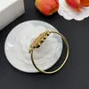 Bracciale designer braccialetti di lusso designer per donne design a colore solido Fashion vintage cento corpi duro braccialetto regalo natalizio gioiello regalo facoltativo QQ