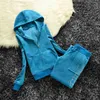 Kvinnors saftiga äppelspårar 2023 Summer Brand Sying 2 -stycken uppsättningar Velvet Velor Women Track Suit Hoodies and Pants Met Advanced Design 60ESS 9DE4 ESF4 44YI