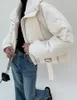Design de la veste de canard blanc épais et chaud d'hiver avec un sens du style de travail et de la veste en bas polyvalente