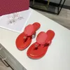 Designer glisse de sandales pantoufles plage classic fashion dames plage glinthes sandale de luxe de luxe de luxe tongs en cuir tongs femmes taille 35-42