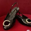 Kvinnors designer Formella skor med läder yttersula 35-42 EURKAL Högkvalitativ designer Flat Black Crystal Buckle Sandals Designer High Heels för sommaren