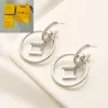 Clip de lettre classique Nouveau charme de charme d'or Cadeau de style créateur Boîte d'emballage Famille et boucles d'oreilles cadeaux Boucles d'oreilles bijoux