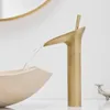 Grifos de lavabo de baño estilo copa de vino grifo de lavabo de cascada de una sola palanca grifos mezcladores antiguos y fríos de latón AL-7129F