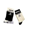 Meias Meias marca de designer Agulha dupla preto e branco cor bloqueando meias de comprimento médio moda acessórios versáteis meias criativas personalizadas na moda J69Y