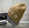 Bonnet classique en laine tissée pour femme, bonnet de styliste, en cachemire tricoté en V, officiel 1:1, chapeau chaud d'hiver pour homme, idéal en ligne, 2024