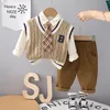 Conjuntos de roupas Bebê Meninos Roupas Crianças Camisola 3 Pcs Set Crianças Cardigan Colete Manga Longa Camisas Jeans Calças Meninos Roupas Meninos Outfit 231219