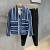Mäns avslappnade skjortor 2023 Spring och Autumn Trend High-End Sense Nisch Hong Kong Style Striped Long Sleeved Losta Montering Fashionable Shirt