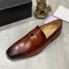 10mromel Luxury Men Laiders Shoes Natual Leather Classic Low Lower Oxford Most Mass Designer Dress Mens Man Man Plus 38-45