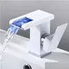 Grifos de lavabo de baño LED Mezclador Frío Lavotory Grifo Grifo y cambio de color Cuadrado Lavabo Gabinete Drop Entrega Hogar Jardín Ducha DH0HT