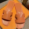 Designer slides chinelos moda sandália praia clássico plana sandália luxo verão senhora couro flip flops mulheres sapatos de praia mocassins engrenagem bottoms sliders