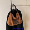 Designer Celins's Tote Bags for Women Online Store Assa di fascia alta Bag di pendolarismo ad alta capacità WOMENS 2023 Nuova borsa di peluche autunno e inverno con logo reale
