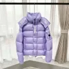 Mens Down Parkas Designer Mens Down Vestes Luxueux Classique Badge Brodé Manteaux Manteaux Rembourré Veste d'hiver à capuche pour femmes