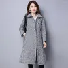 Vestes d'extérieur 2023 Style d'hiver littérature et art grande taille femme épais matelassé à carreaux coton lin cardigan manteau chaud C