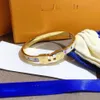 Designer -Marken -Armbänder Frauen Bangle Luxus Designer Brief Armband 18K Gold plattiert Edelstahlarmband Frauen Hochzeit JE275c