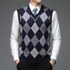 Herrvästar Fashion Designer Märke Argyle Pullover Diamond Sweater V Neck Knit Vest Men 6% ull ärmlösa Autum Casual Men Clothing 231219