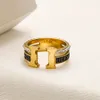 Nooit vervagen luxe designer ring Dames gouden ringen Mode roestvrij staal gegraveerd letterpatroon 18K verguld maat 6-8 groothandel